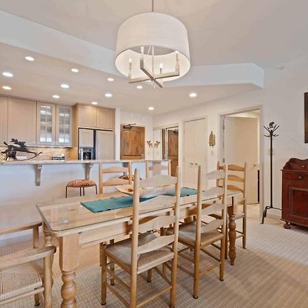 Borders Lodge By East West Hospitality Beaver Creek Esterno foto