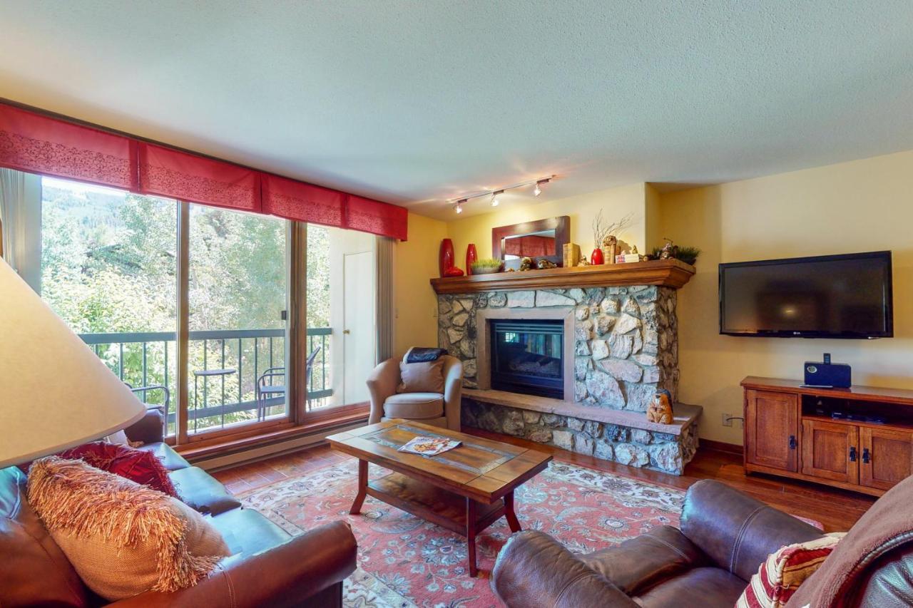 Borders Lodge By East West Hospitality Beaver Creek Esterno foto