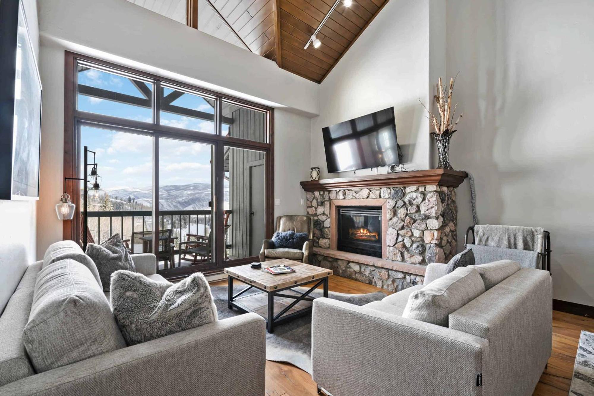 Borders Lodge By East West Hospitality Beaver Creek Esterno foto