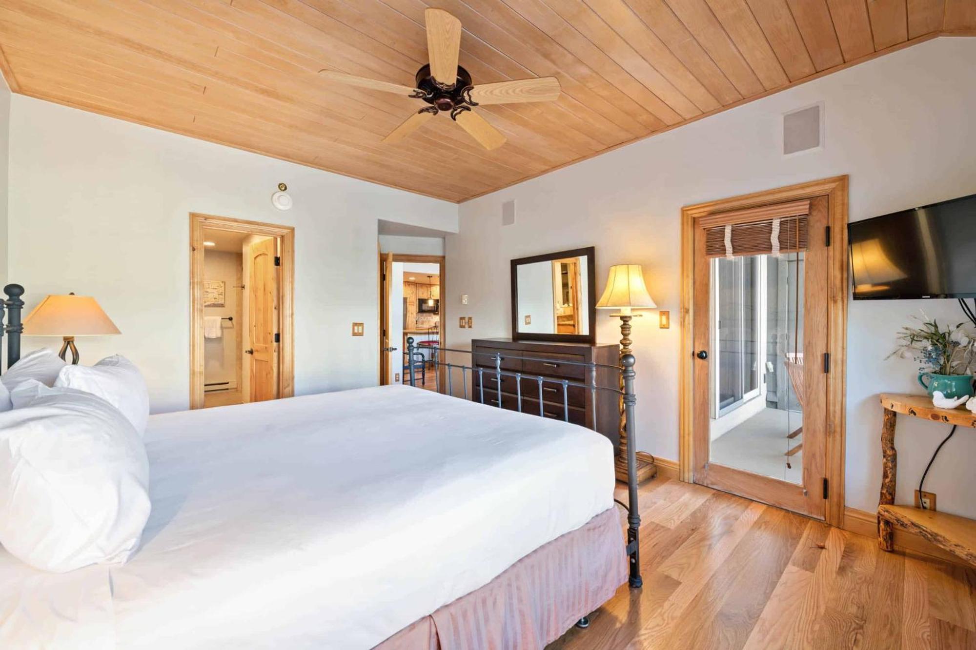 Borders Lodge By East West Hospitality Beaver Creek Esterno foto