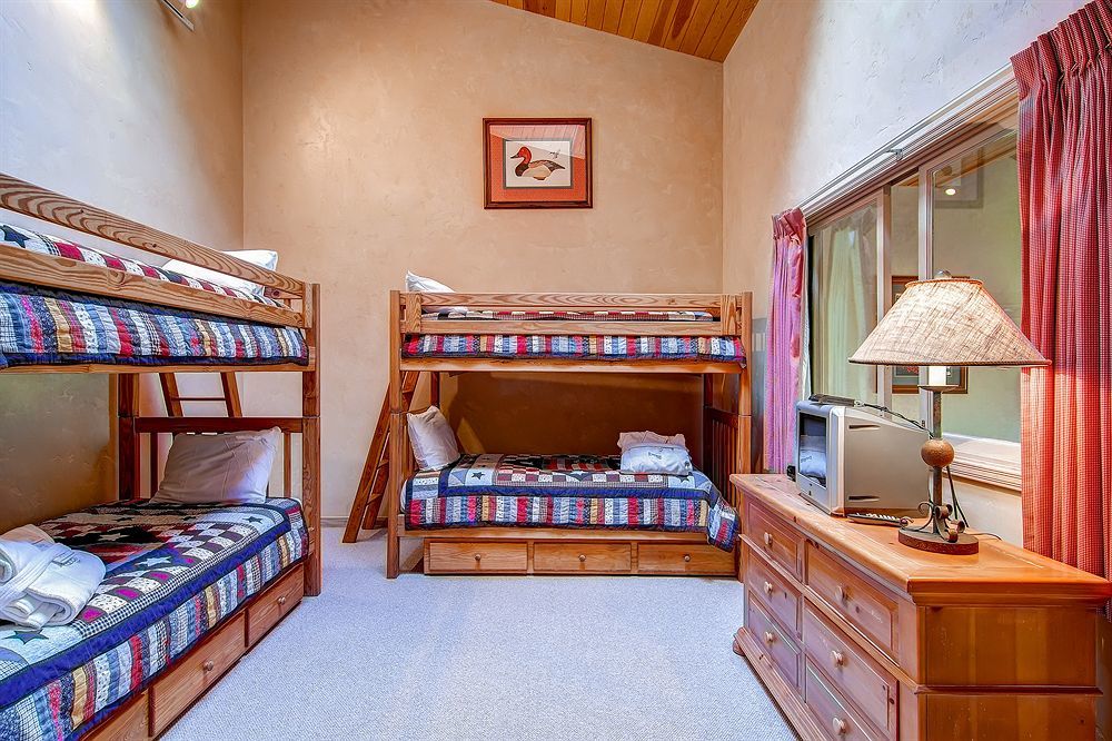 Borders Lodge By East West Hospitality Beaver Creek Esterno foto