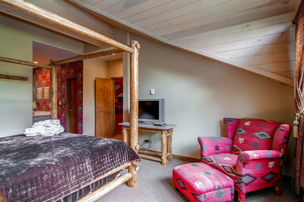 Borders Lodge By East West Hospitality Beaver Creek Esterno foto