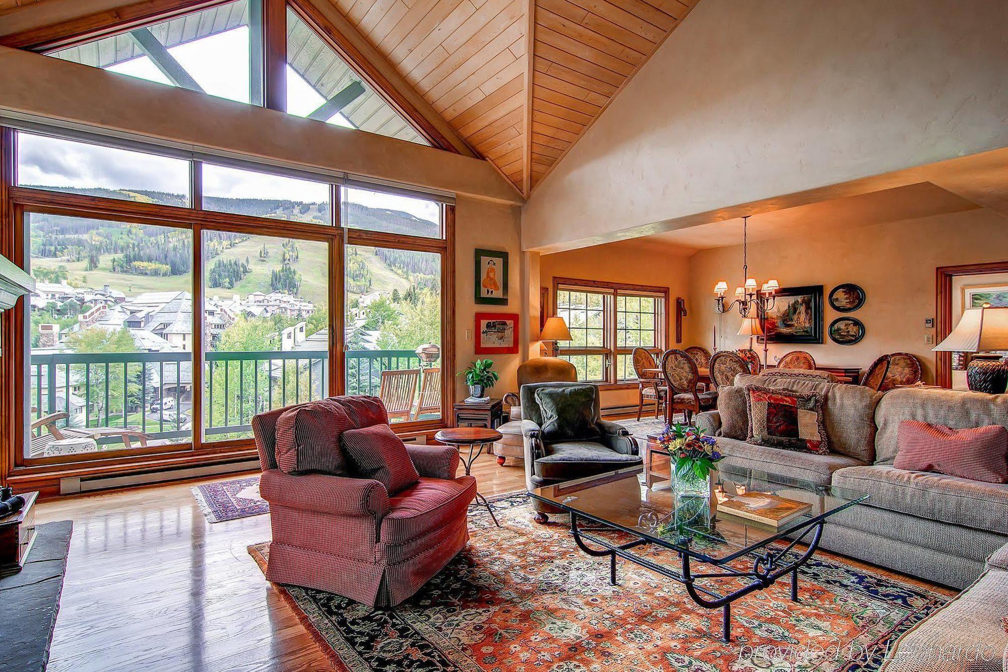 Borders Lodge By East West Hospitality Beaver Creek Esterno foto