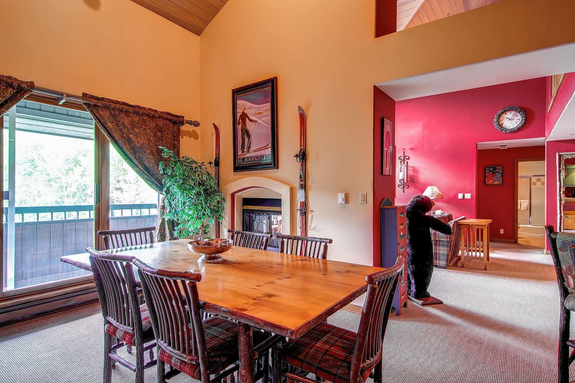 Borders Lodge By East West Hospitality Beaver Creek Esterno foto