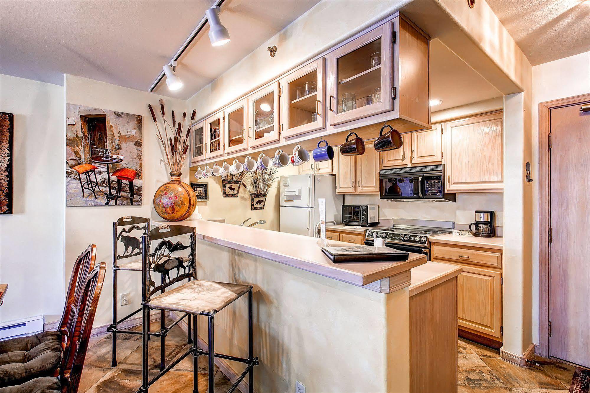 Borders Lodge By East West Hospitality Beaver Creek Esterno foto